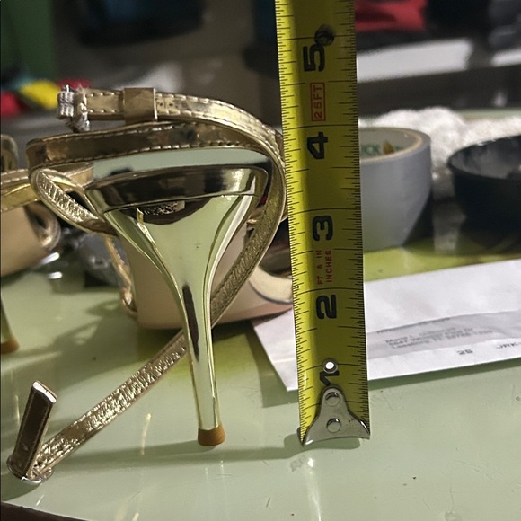 Size 9 brand new, beautiful gold sandals - Picture 8 of 8